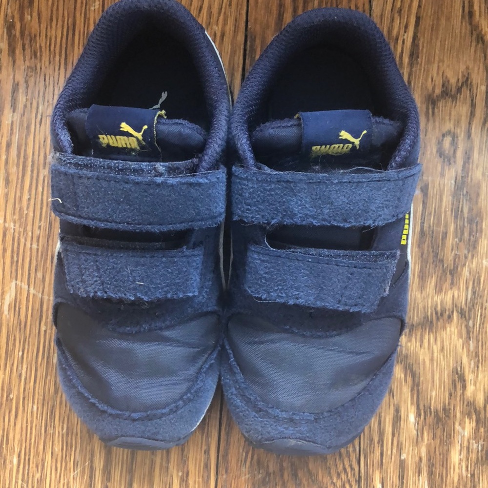 Toddler Navy Pumas with velcro, size 9